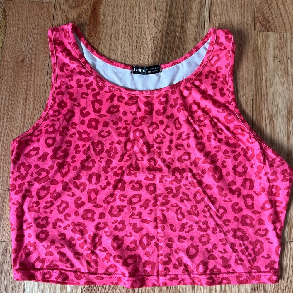 SHEIN Vibrant Pink Leopard Crop Top